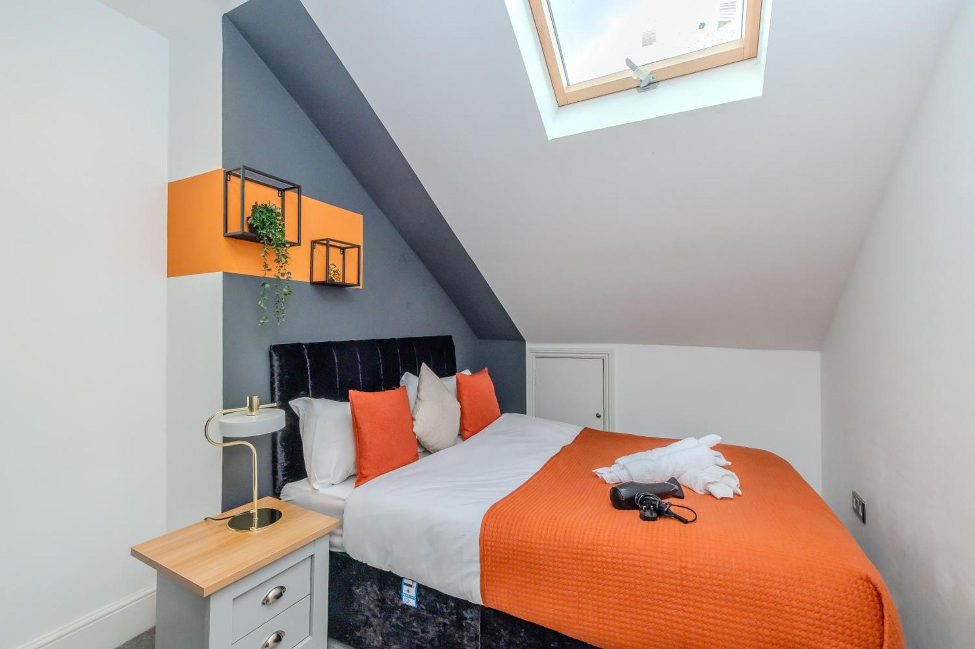 Luxe City Living L 2-Bedroom Flat With Free Parking Брайтонн Экстерьер фото