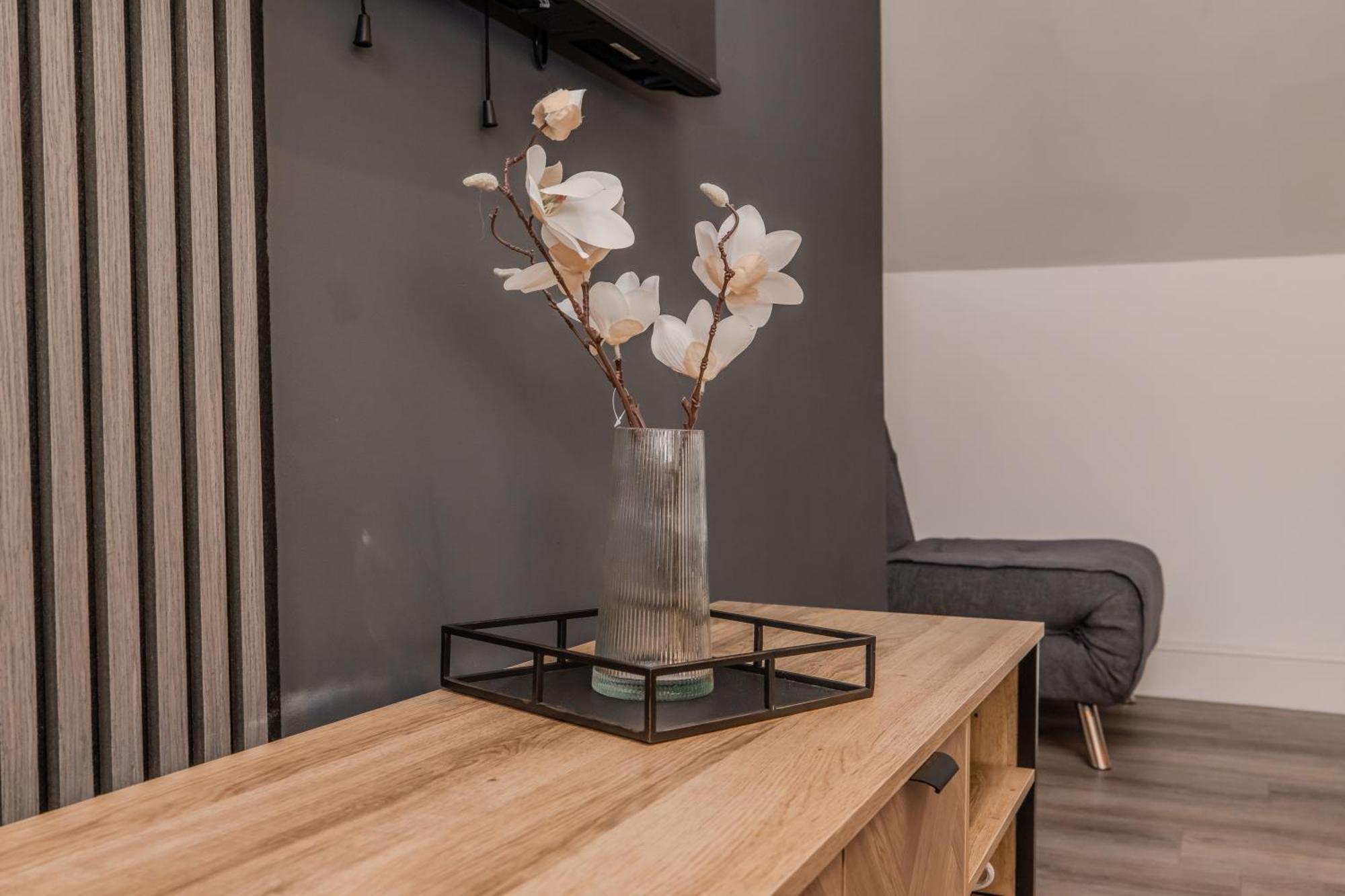 Luxe City Living L 2-Bedroom Flat With Free Parking Брайтонн Экстерьер фото