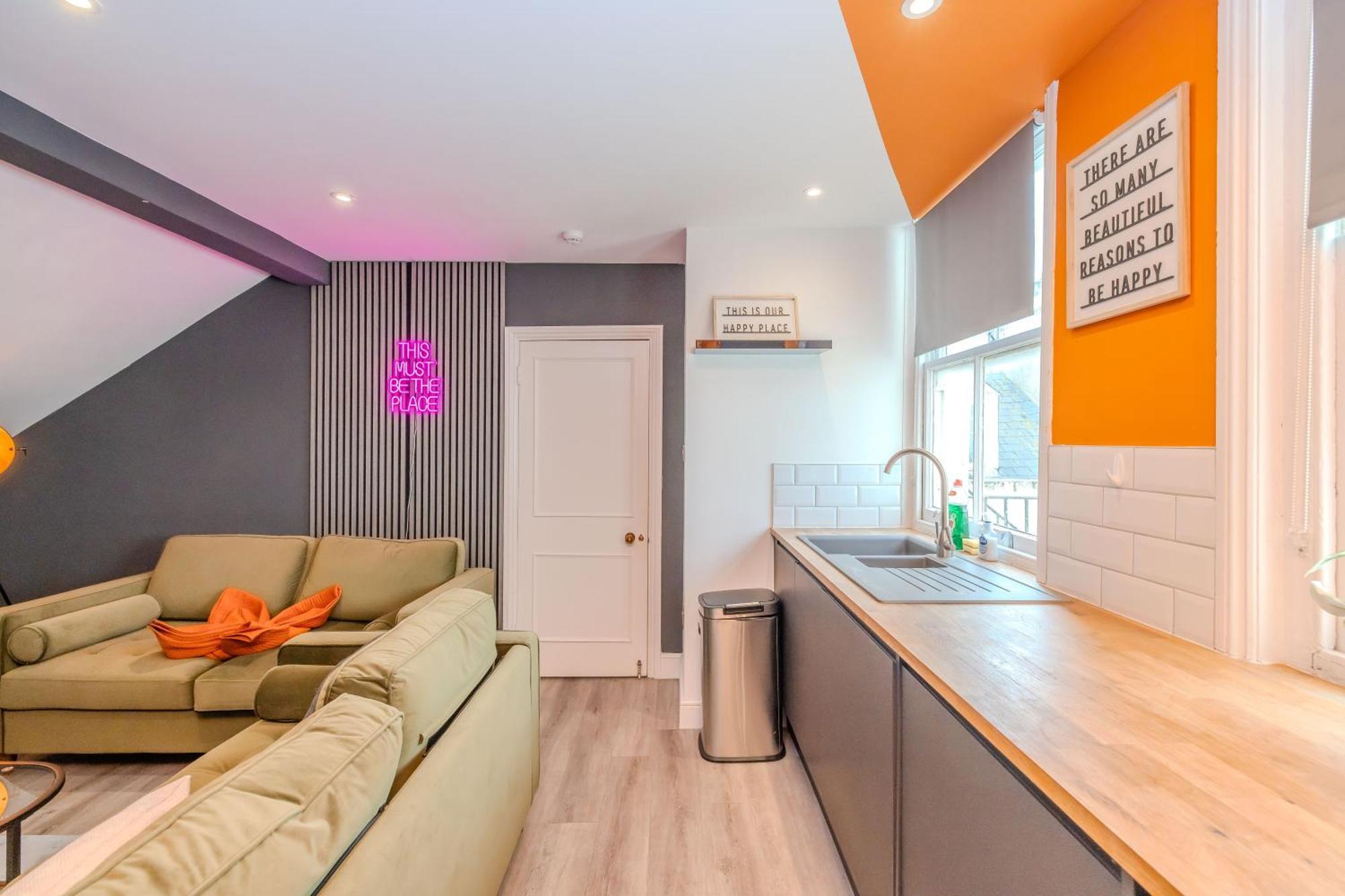Luxe City Living L 2-Bedroom Flat With Free Parking Брайтонн Экстерьер фото