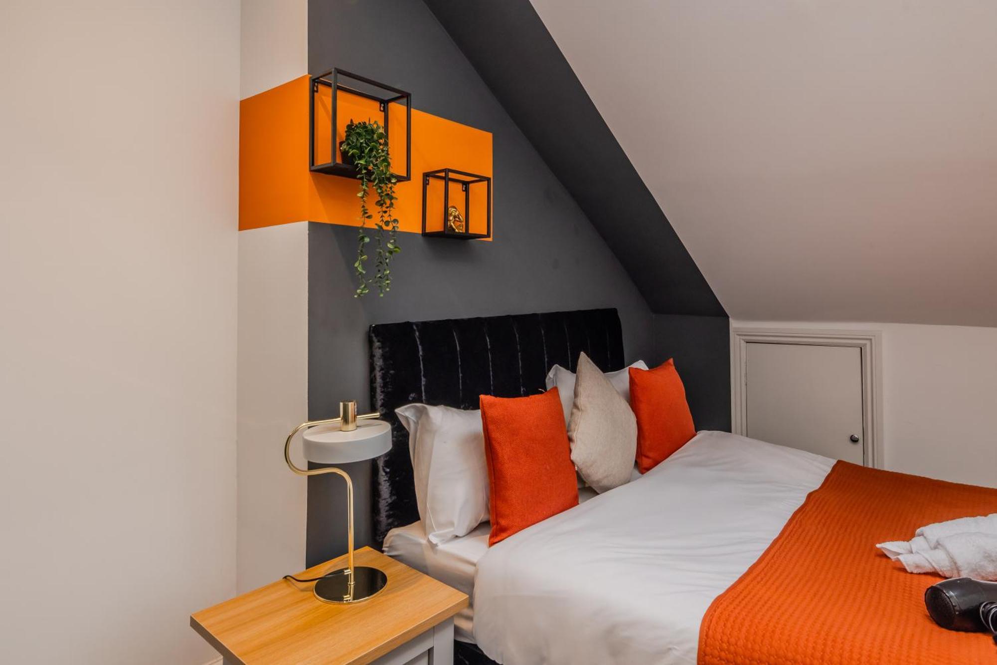 Luxe City Living L 2-Bedroom Flat With Free Parking Брайтонн Экстерьер фото